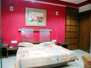 Hotel Meera Chittorgarh Esterno foto